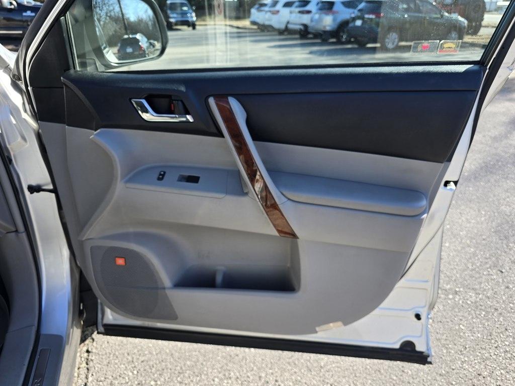 Toyota Highlander  2013