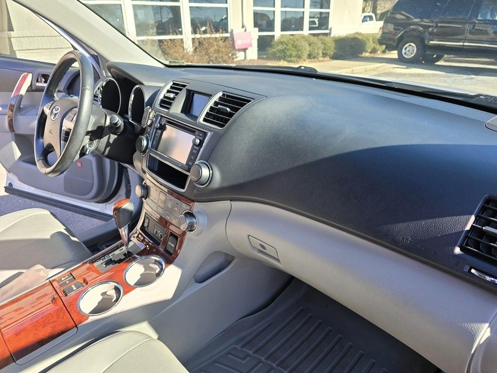 Toyota Highlander  2013