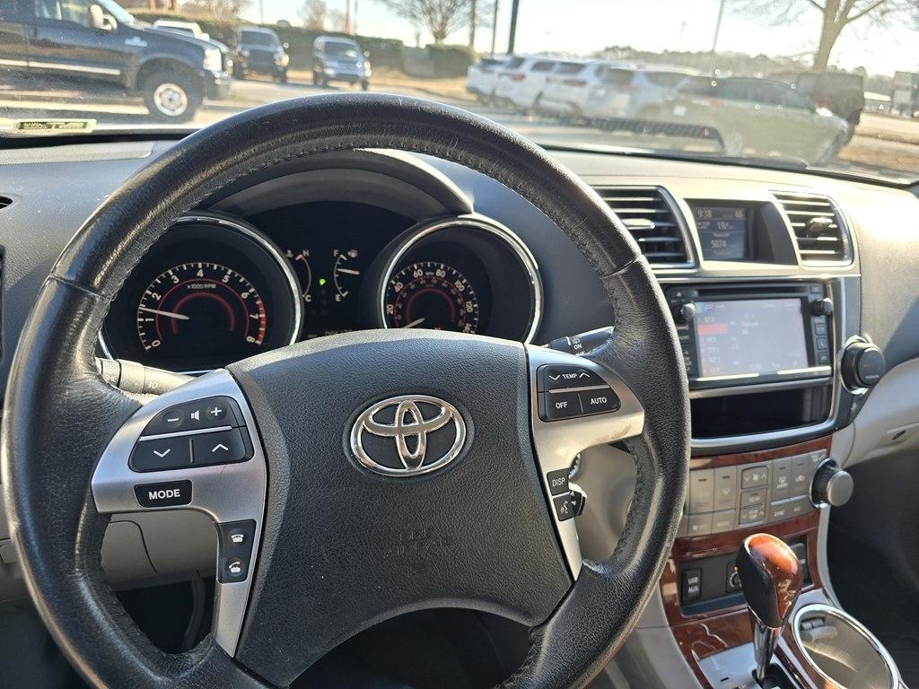 Toyota Highlander  2013