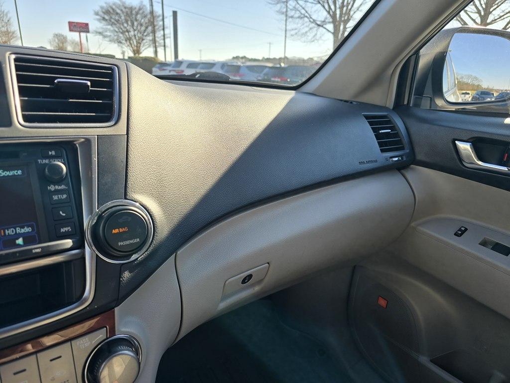 Toyota Highlander  2013