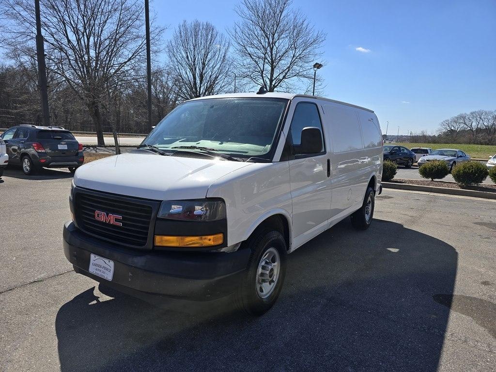 GMC Savana  2022