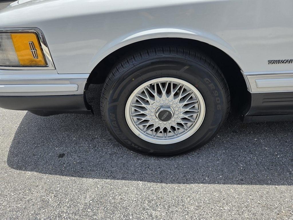 Lincoln Town Car  1993