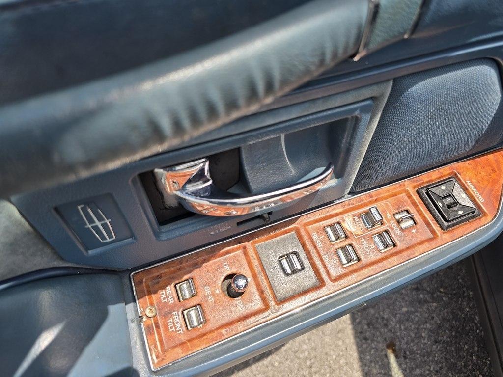 Lincoln Town Car  1993