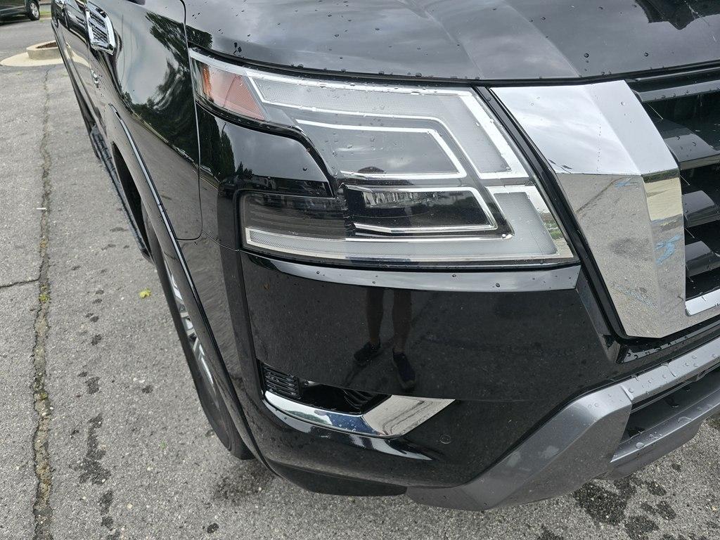 Nissan Armada  2021
