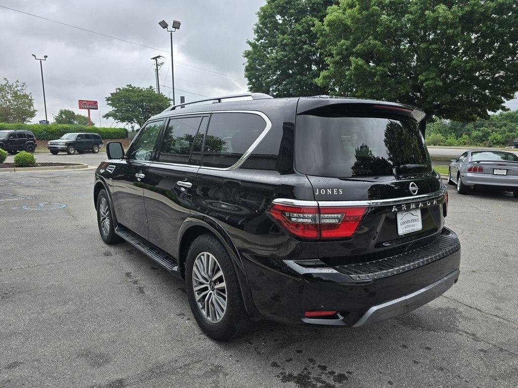 Nissan Armada  2021