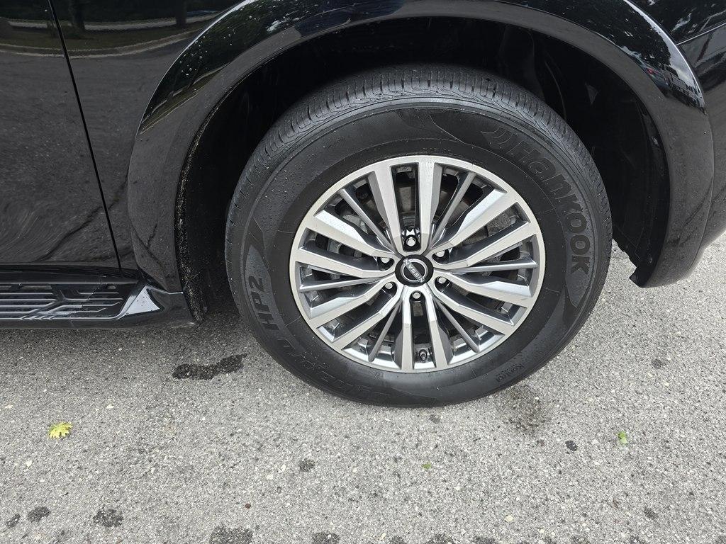 Nissan Armada  2021