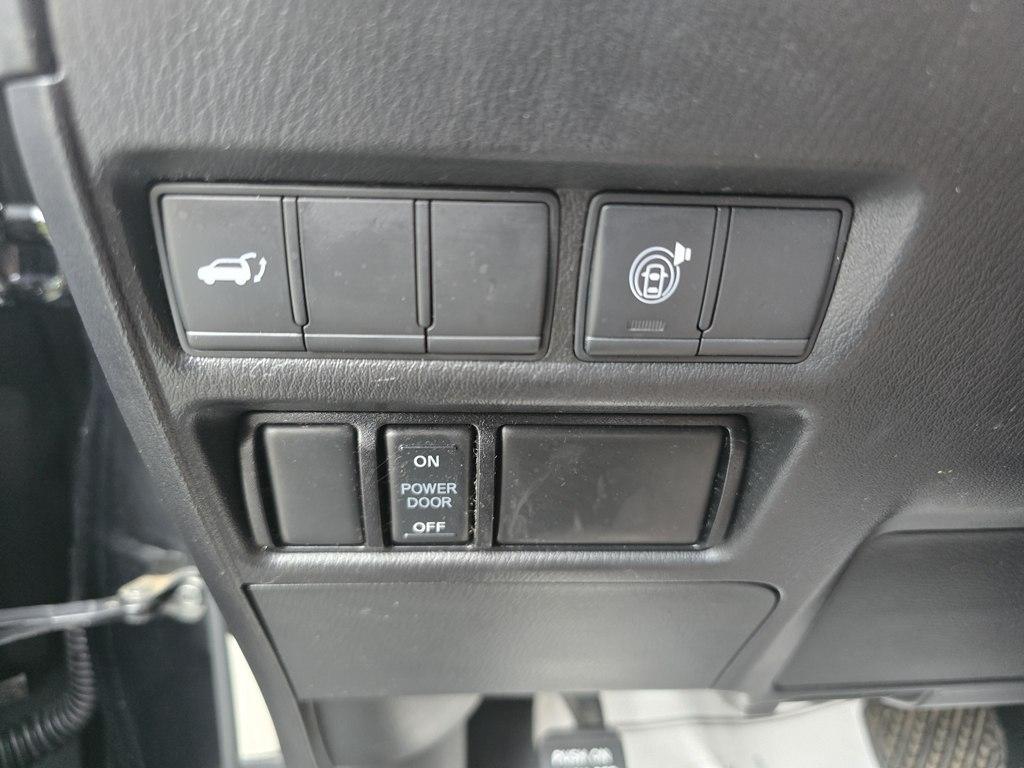 Nissan Armada  2021