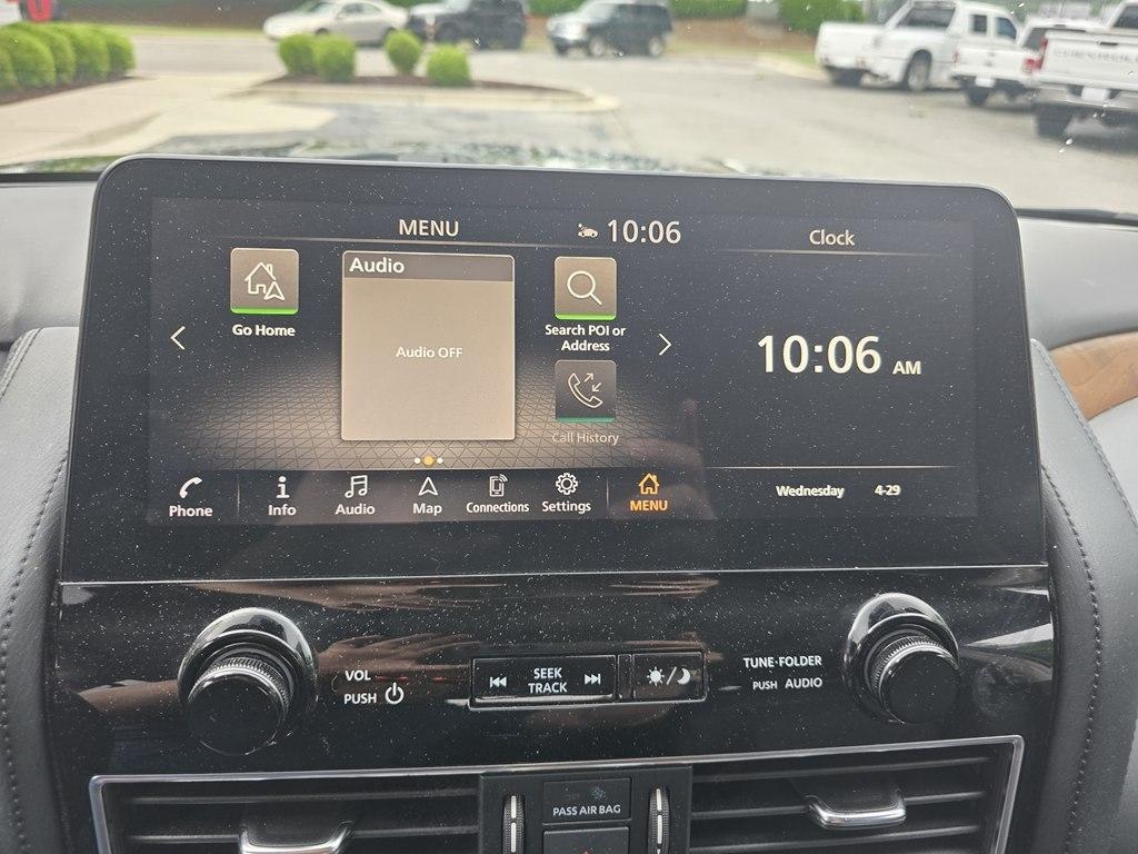 Nissan Armada  2021