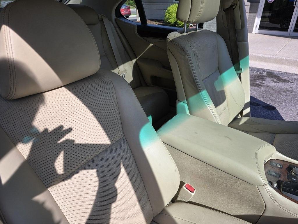 Lexus LS 460  2015