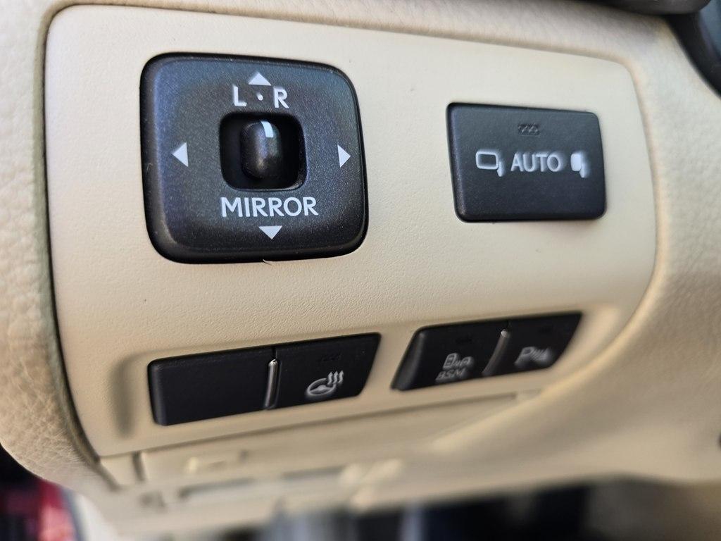 Lexus LS 460  2015