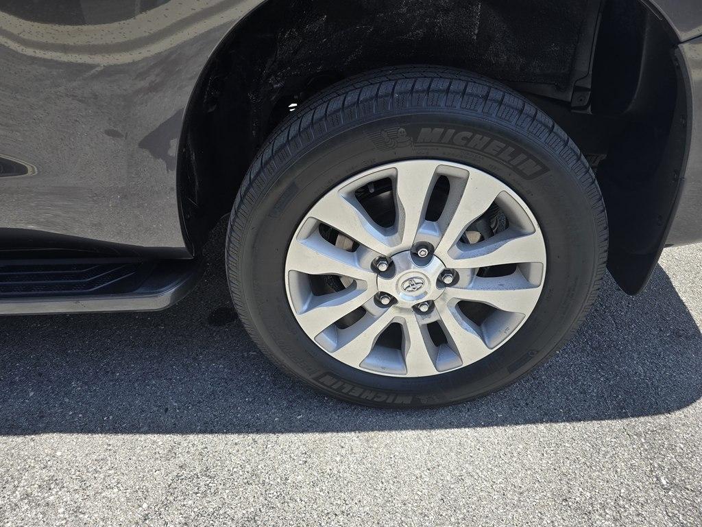 Toyota Sequoia  2016