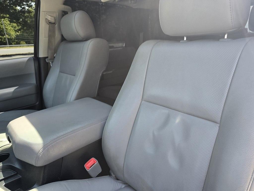 Toyota Sequoia  2016