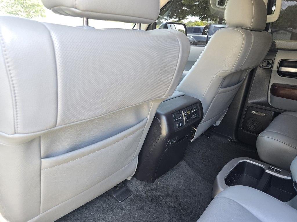 Toyota Sequoia  2016