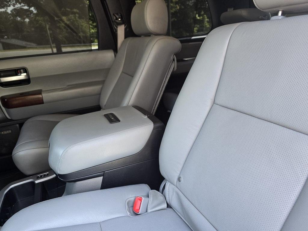 Toyota Sequoia  2016