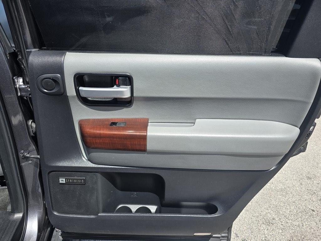 Toyota Sequoia  2016