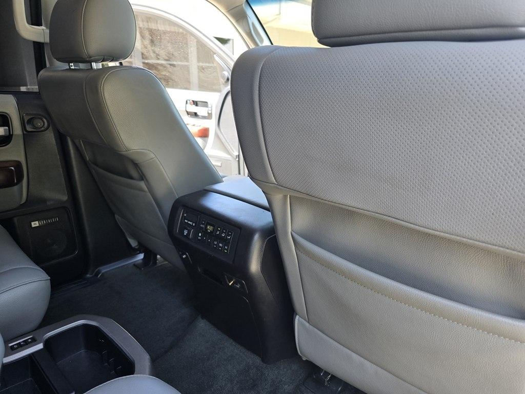 Toyota Sequoia  2016