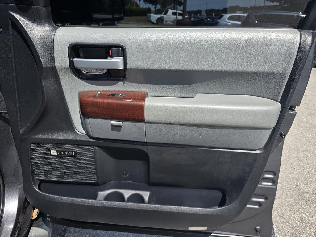 Toyota Sequoia  2016