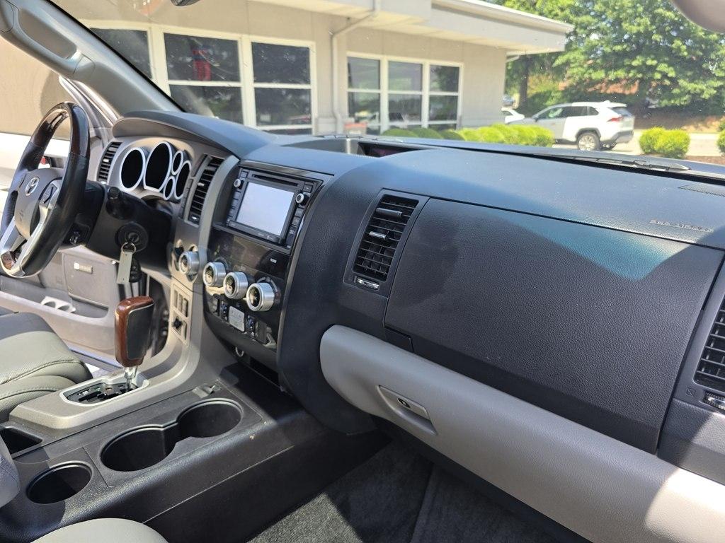 Toyota Sequoia  2016