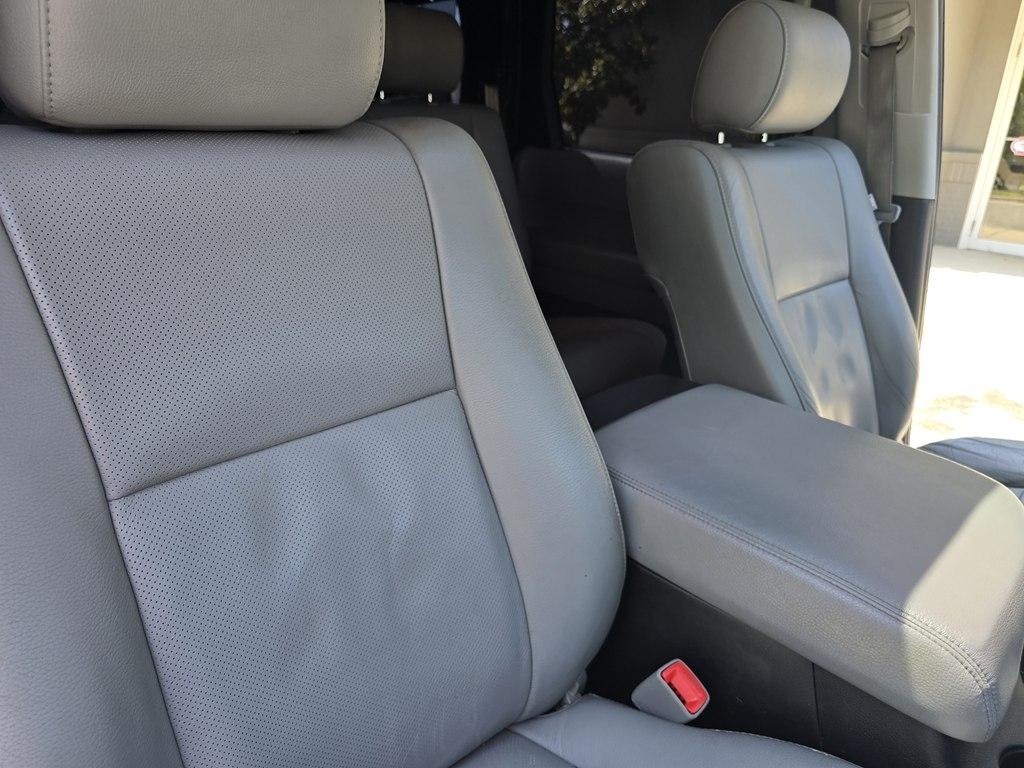 Toyota Sequoia  2016
