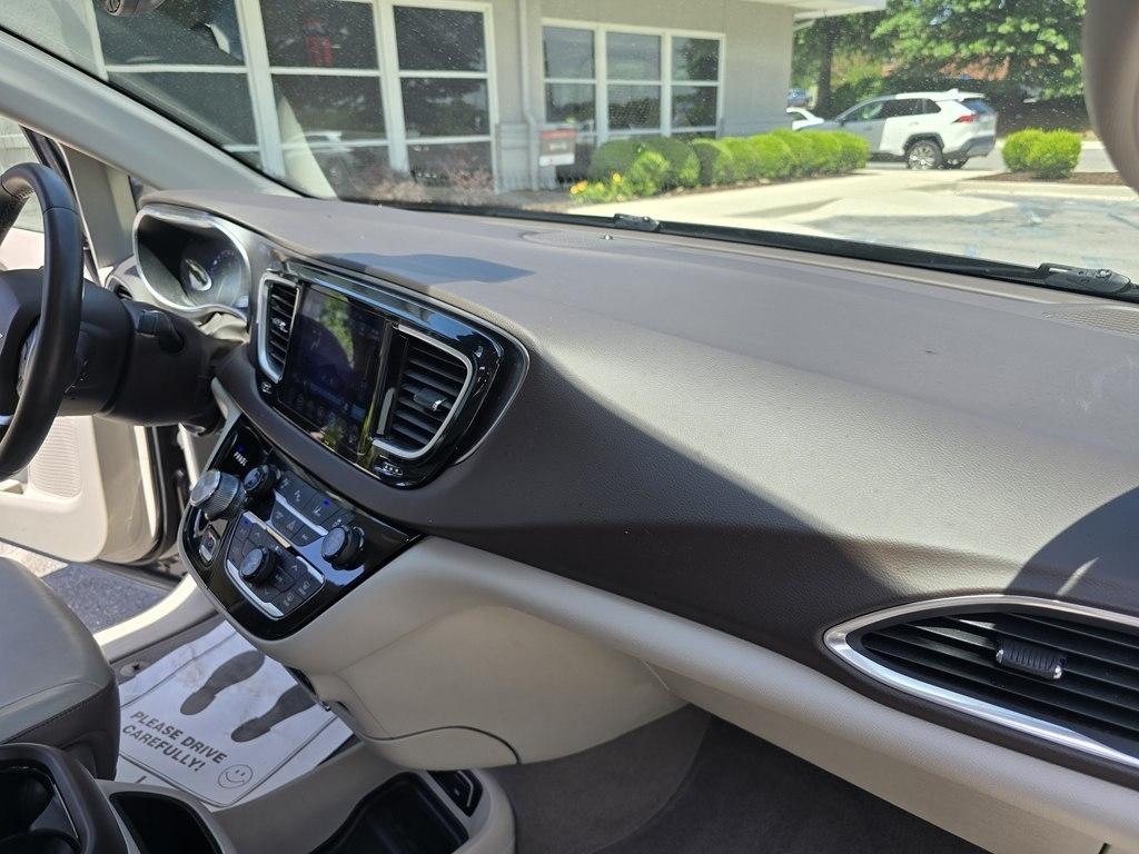 Chrysler Pacifica Touring-L Plus 2017