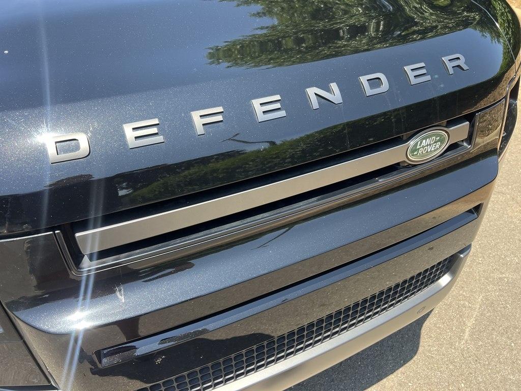Land Rover Defender  2025