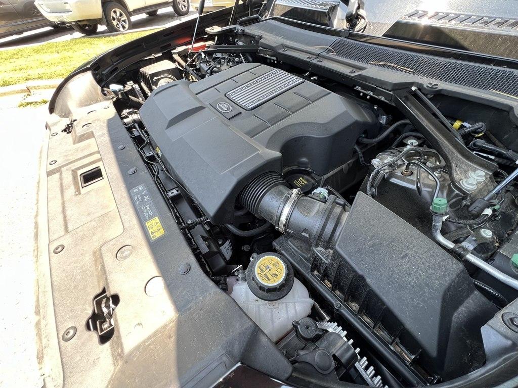Land Rover Defender  2025