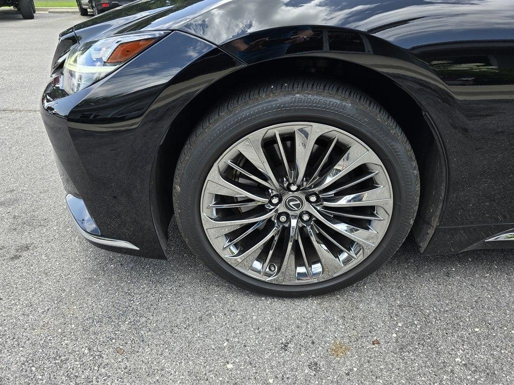 Lexus LS 500  2021