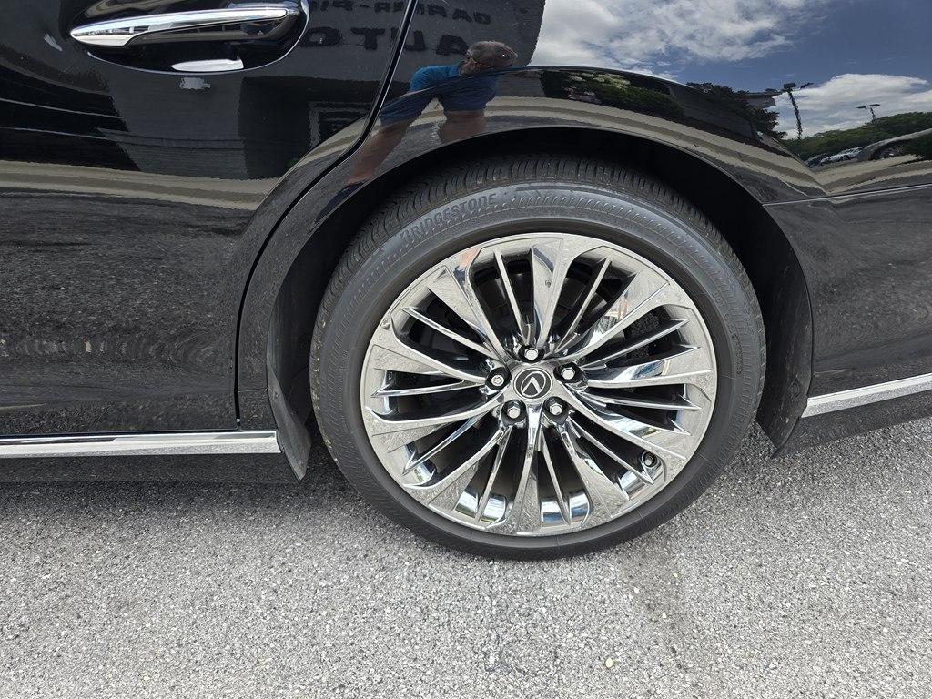 Lexus LS 500  2021