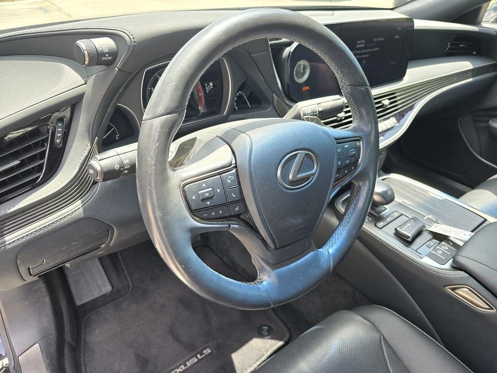 Lexus LS 500  2021