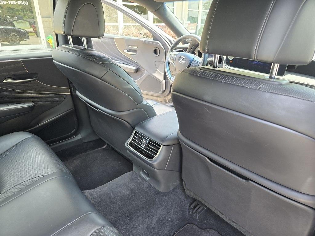 Lexus LS 500  2021
