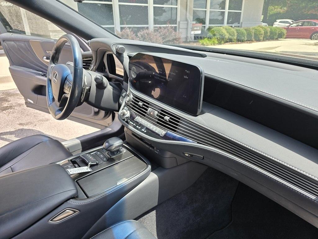 Lexus LS 500  2021