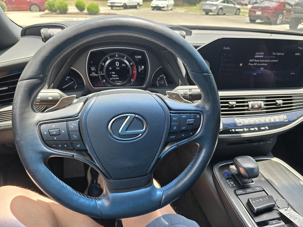 Lexus LS 500  2021