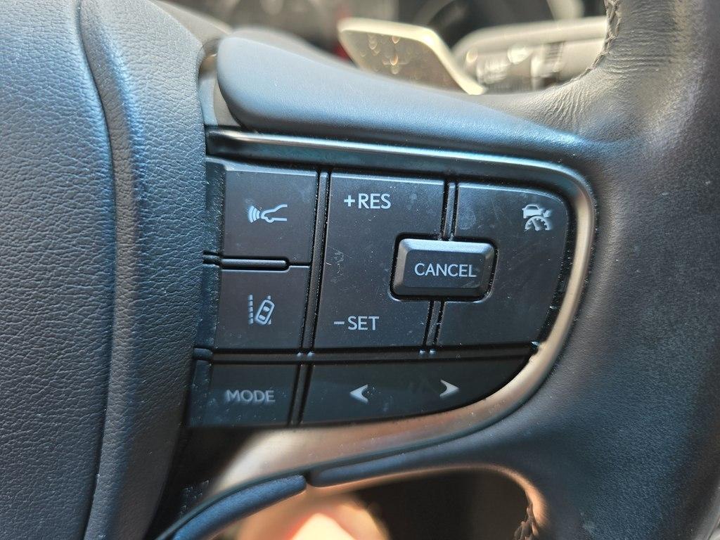 Lexus LS 500  2021