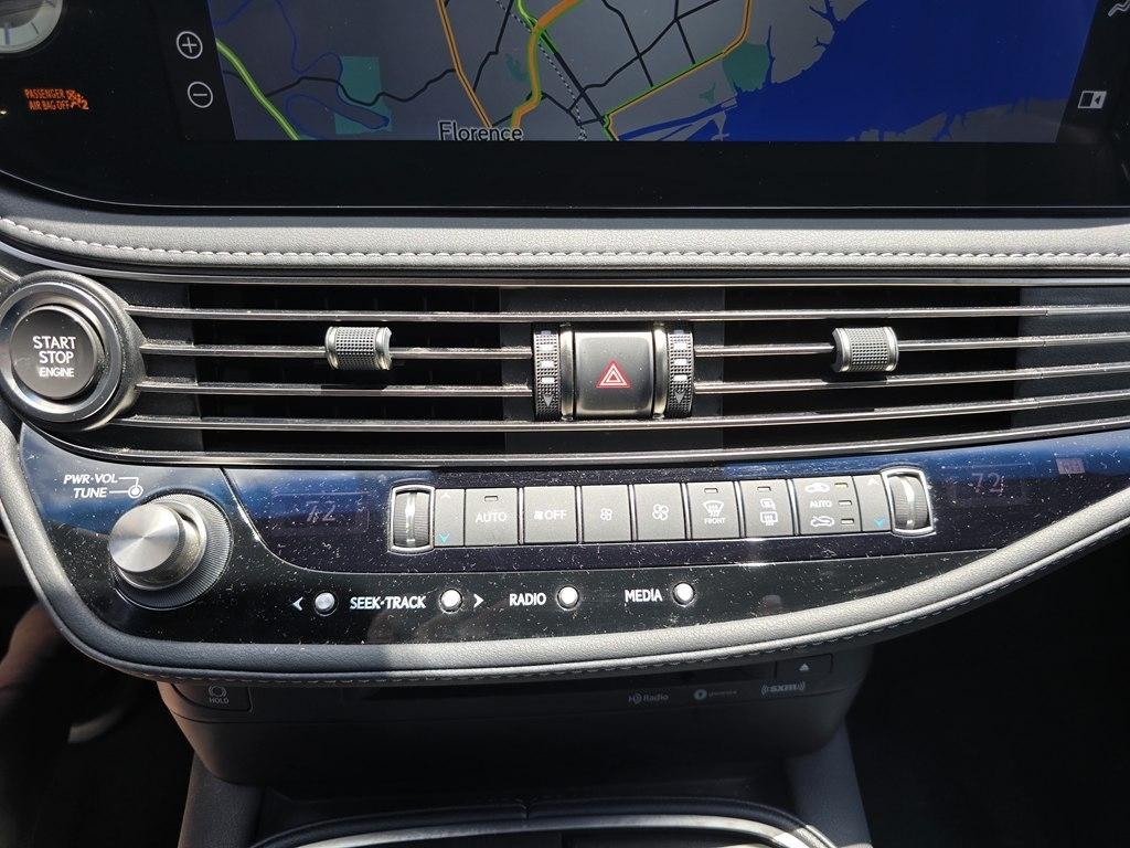 Lexus LS 500  2021