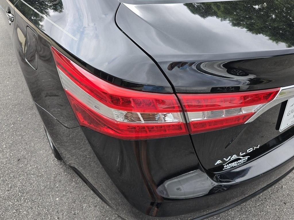 Toyota Avalon  2014