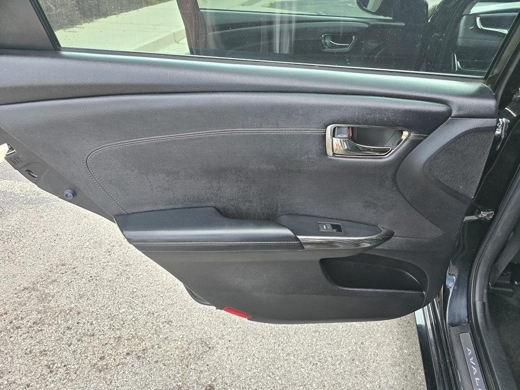 Toyota Avalon  2014