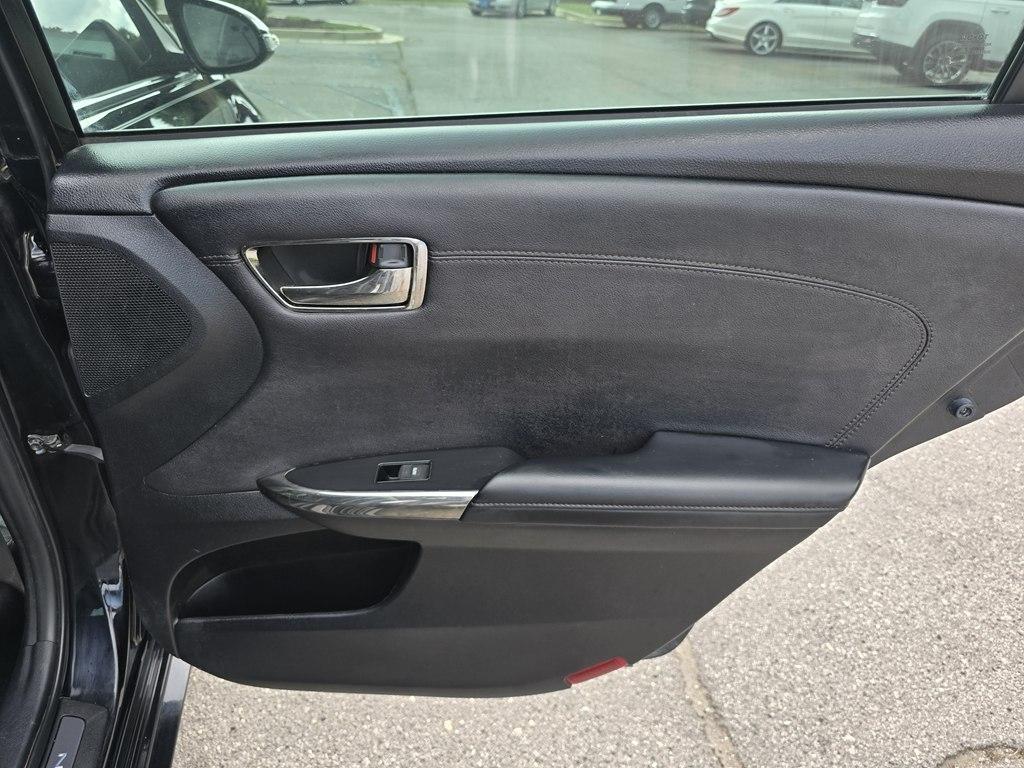 Toyota Avalon  2014