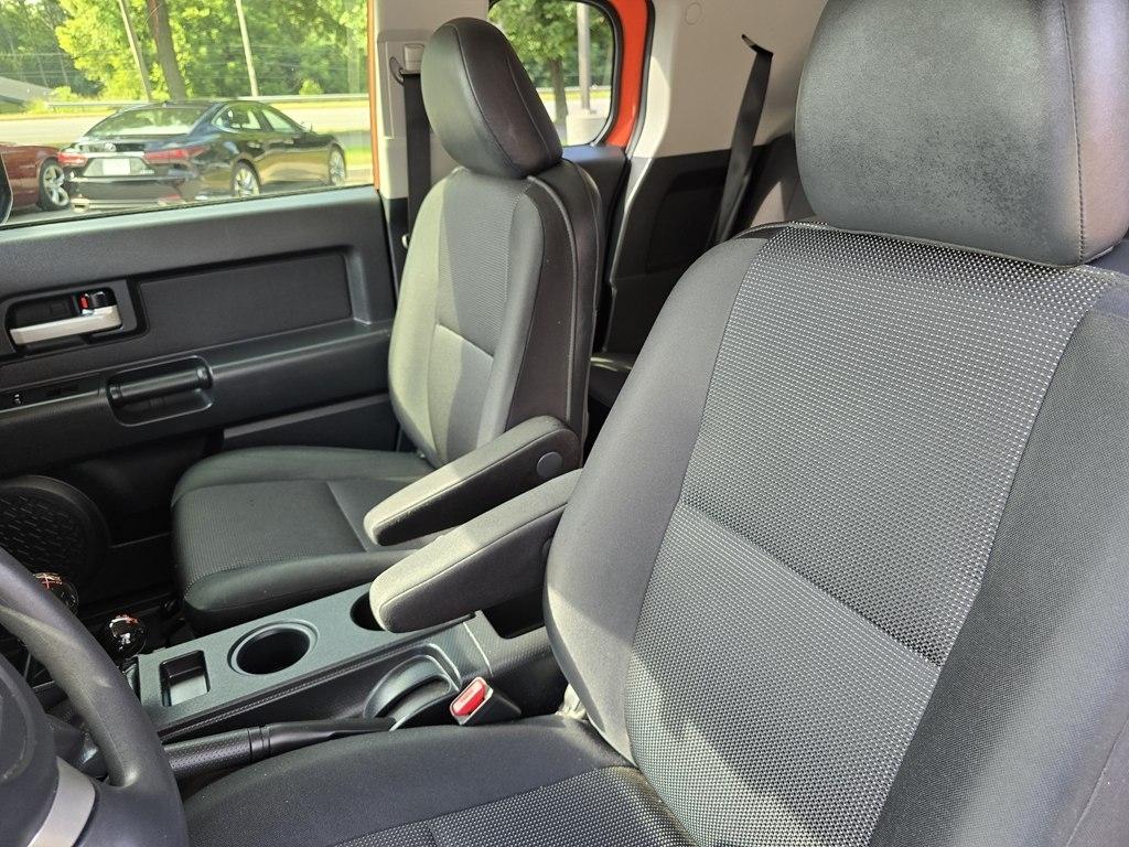 Toyota FJ Cruiser 4WD 4dr Man (Natl) 2013
