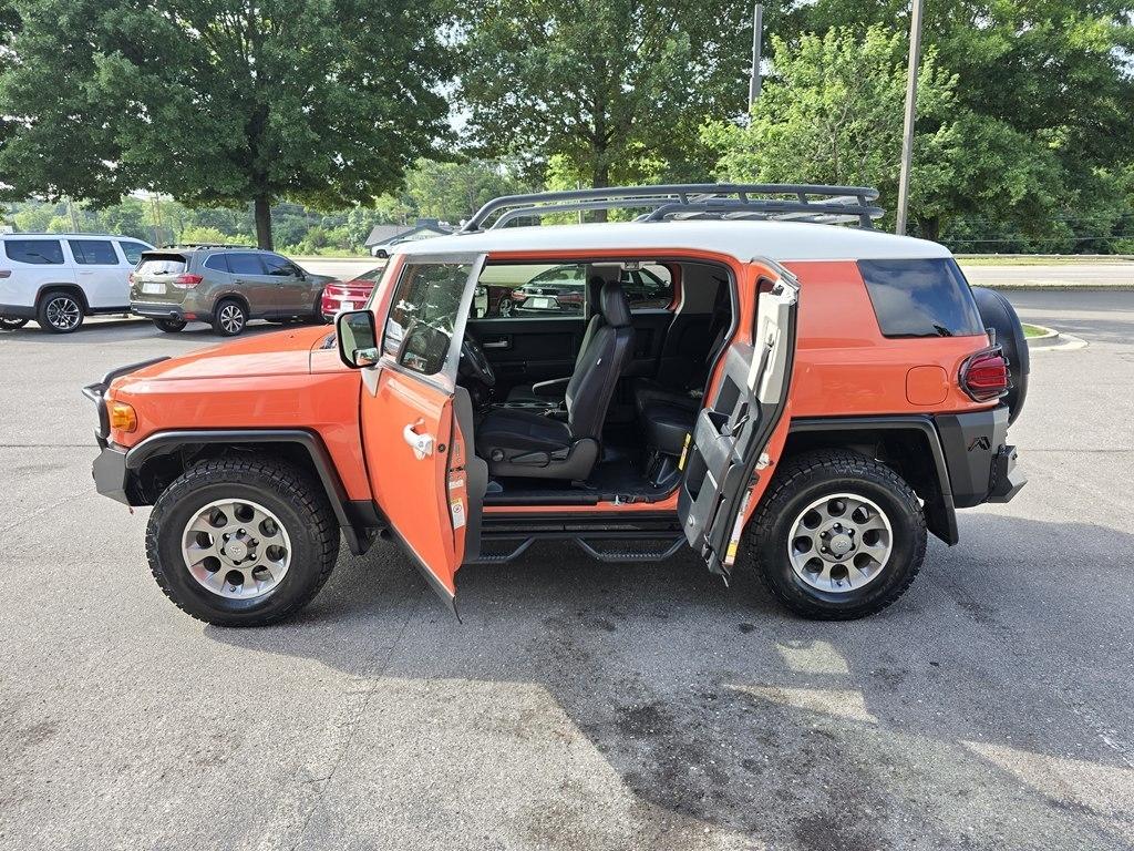 Toyota FJ Cruiser 4WD 4dr Man (Natl) 2013