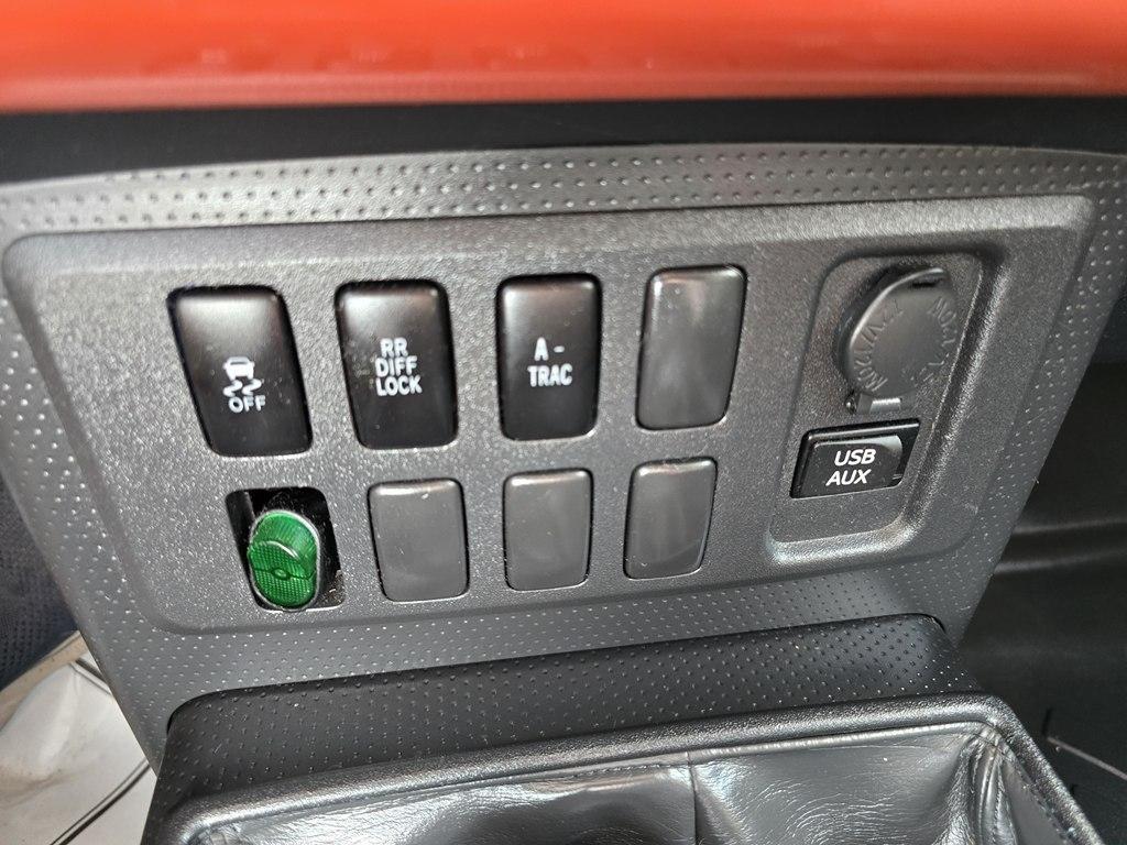 Toyota FJ Cruiser 4WD 4dr Man (Natl) 2013