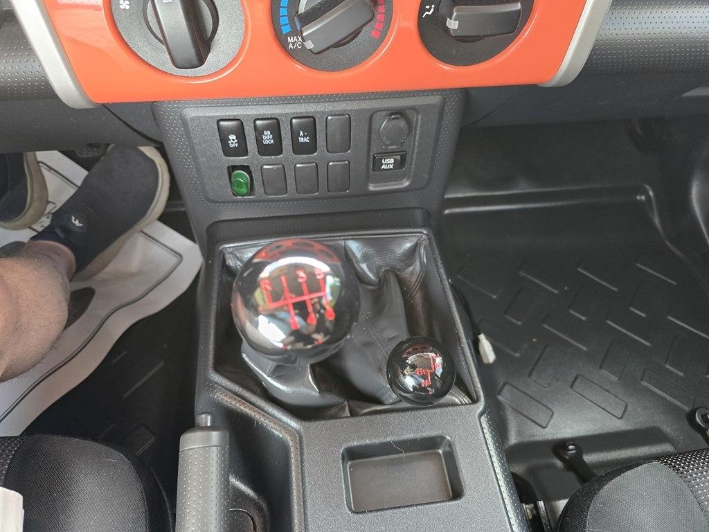 Toyota FJ Cruiser 4WD 4dr Man (Natl) 2013