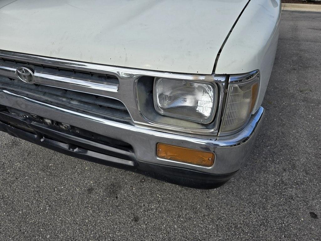 Toyota 2WD Pickups Std Bed DLX Auto 1992