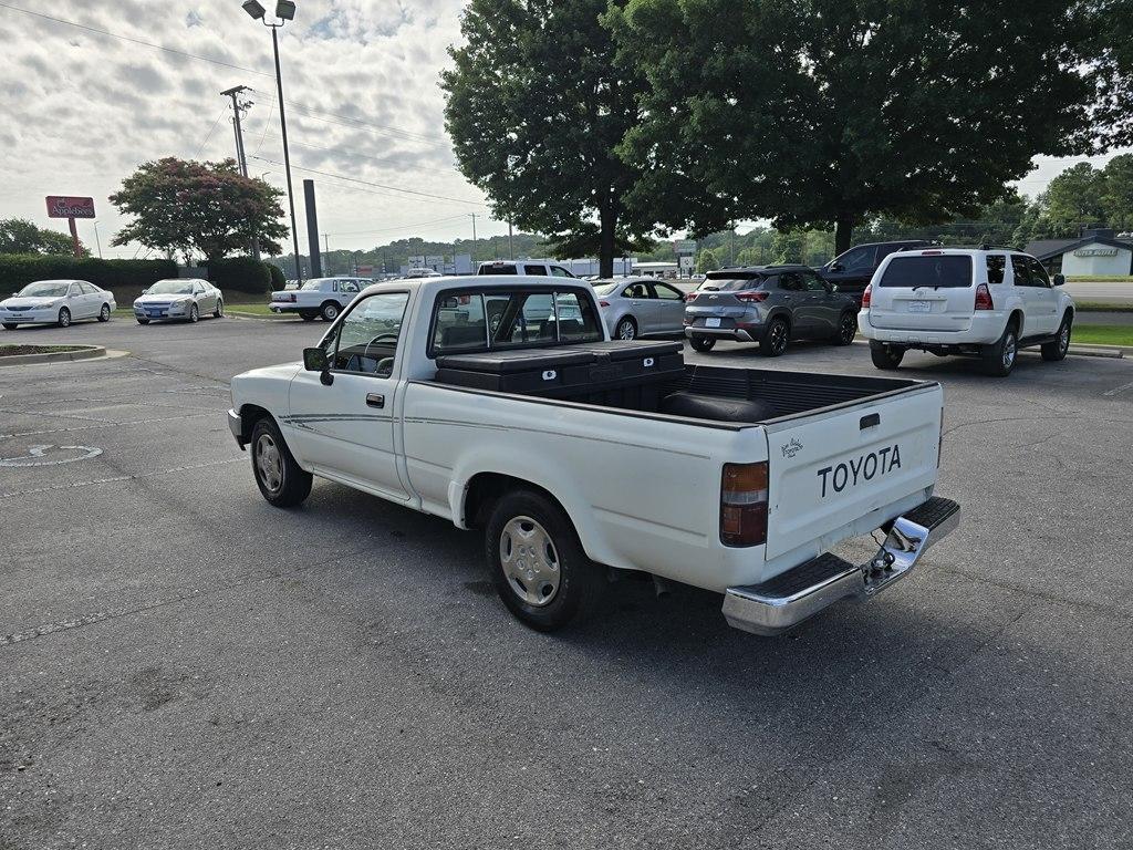 Toyota 2WD Pickups Std Bed DLX Auto 1992