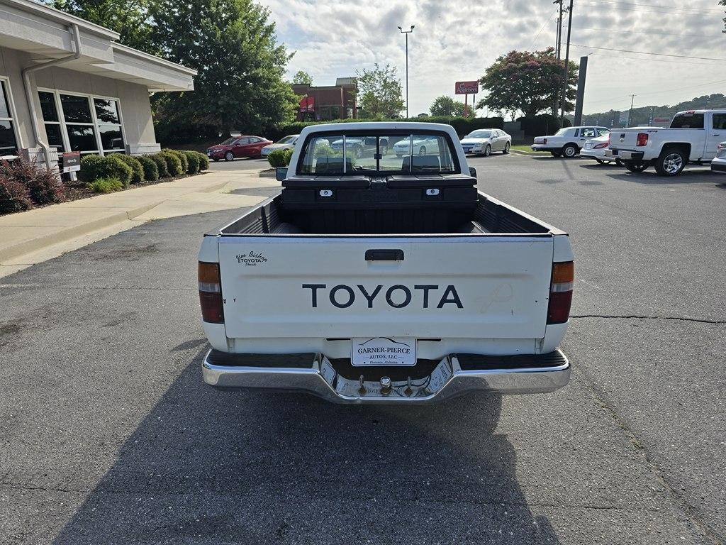 Toyota 2WD Pickups Std Bed DLX Auto 1992