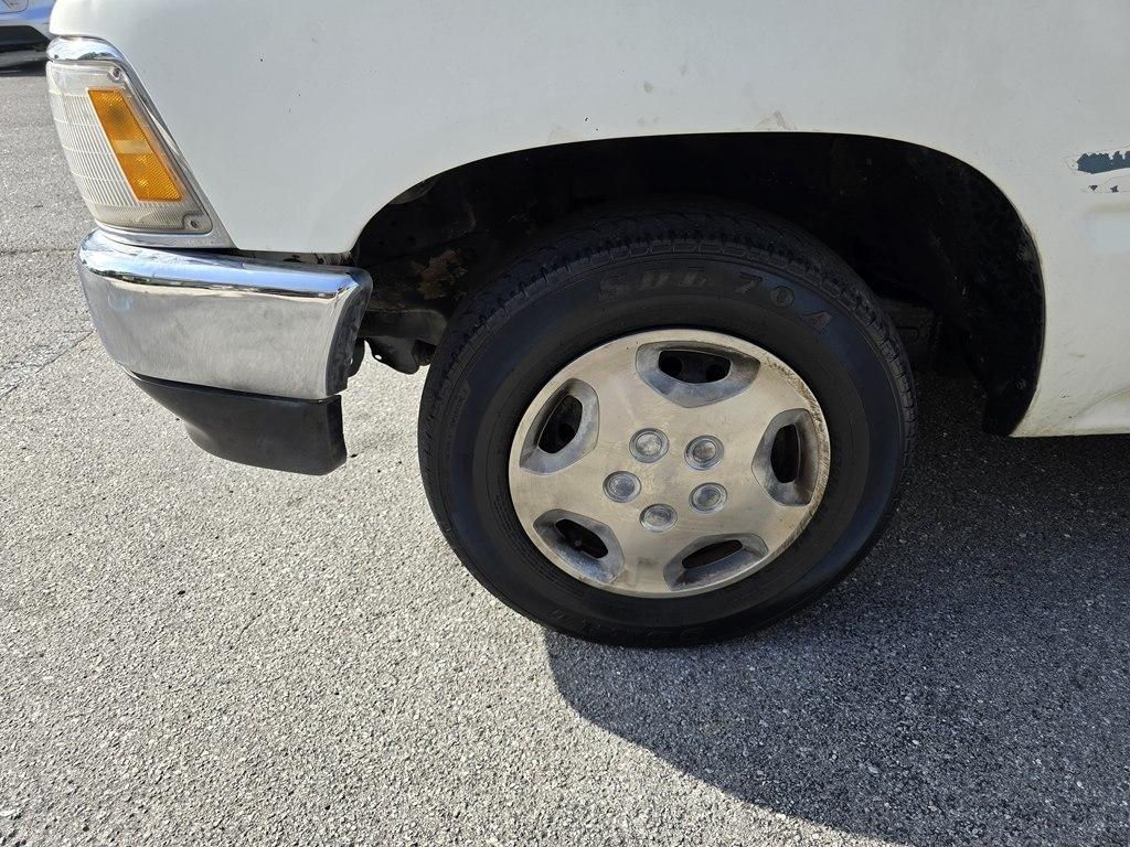 Toyota 2WD Pickups Std Bed DLX Auto 1992
