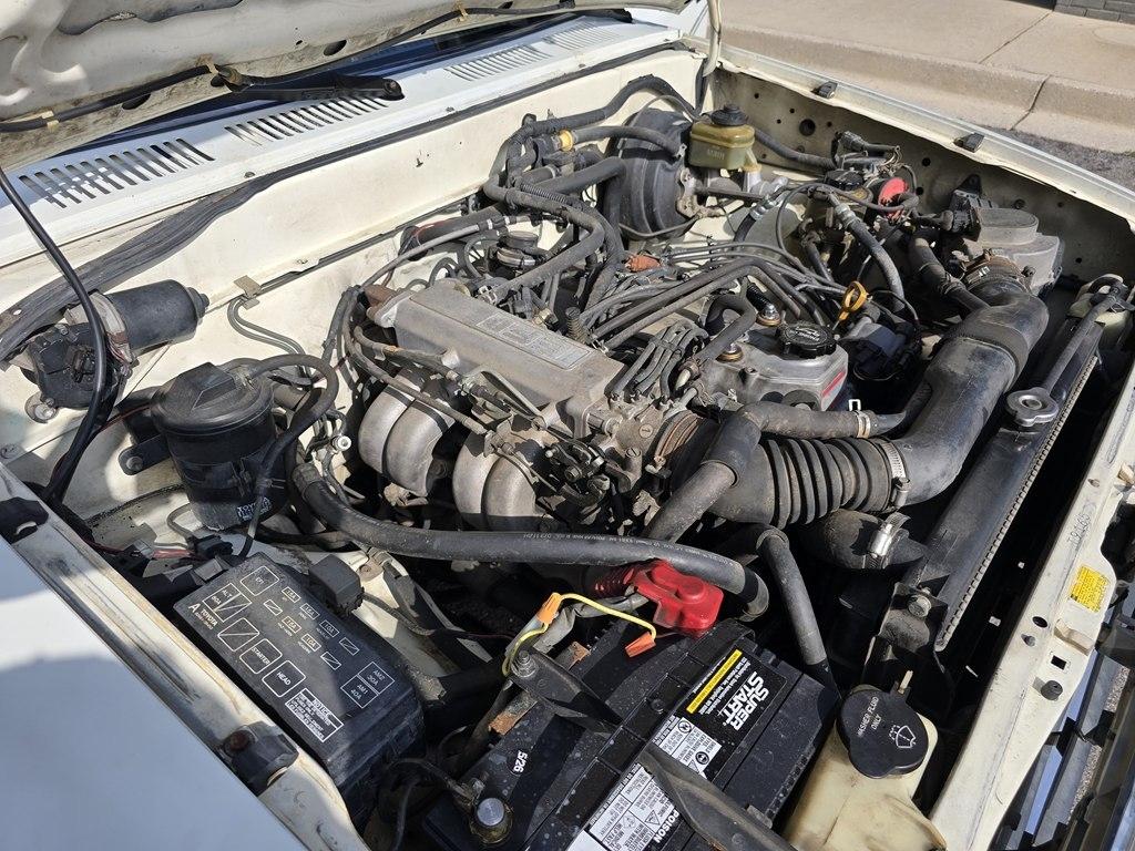 Toyota 2WD Pickups Std Bed DLX Auto 1992