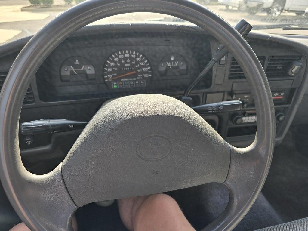 Toyota 2WD Pickups Std Bed DLX Auto 1992