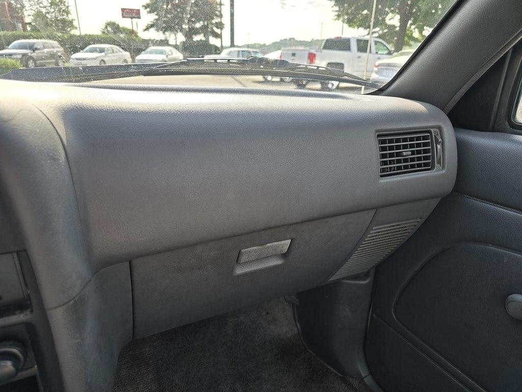 Toyota 2WD Pickups Std Bed DLX Auto 1992