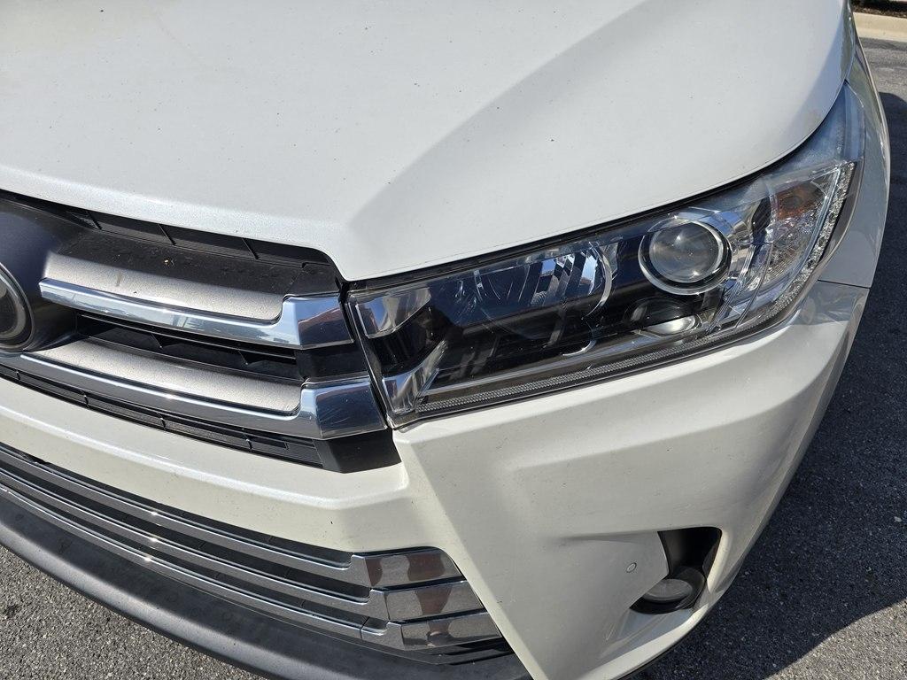 Toyota Highlander Limited V6 FWD (Natl) 2017
