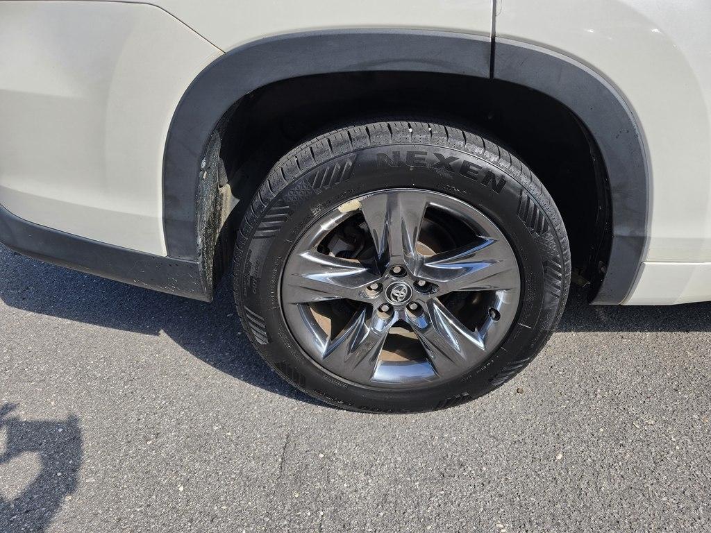 Toyota Highlander Limited V6 FWD (Natl) 2017